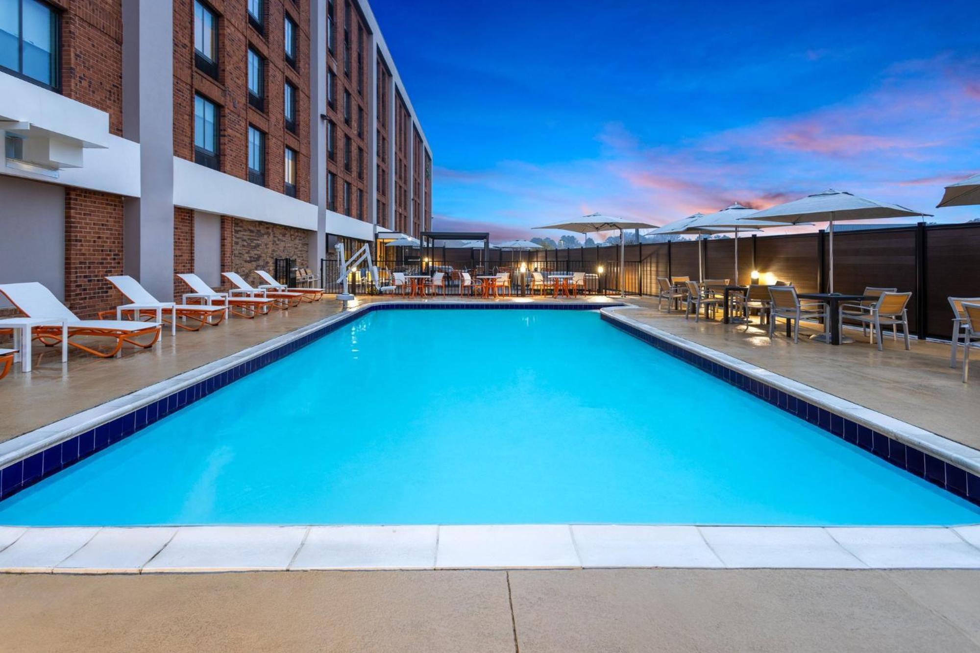Holiday Inn & Suites Richmond West End, An Ihg Hotel Henrico Exterior photo